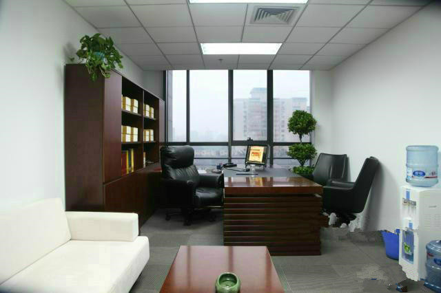 人济大厦 360平米办公室 7元/天/平米